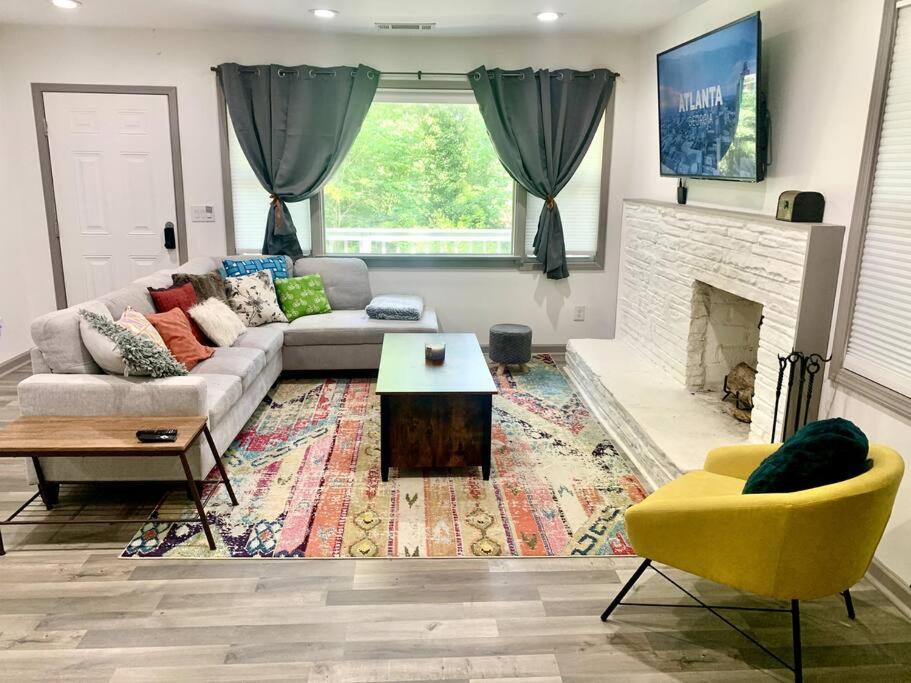 Spacious Home Atlanta Exterior photo